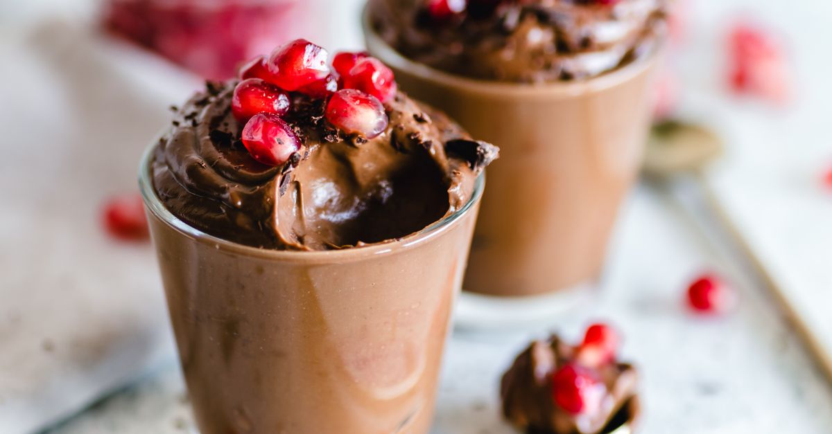 Mousse au chocolat noir et avocat sans sucre