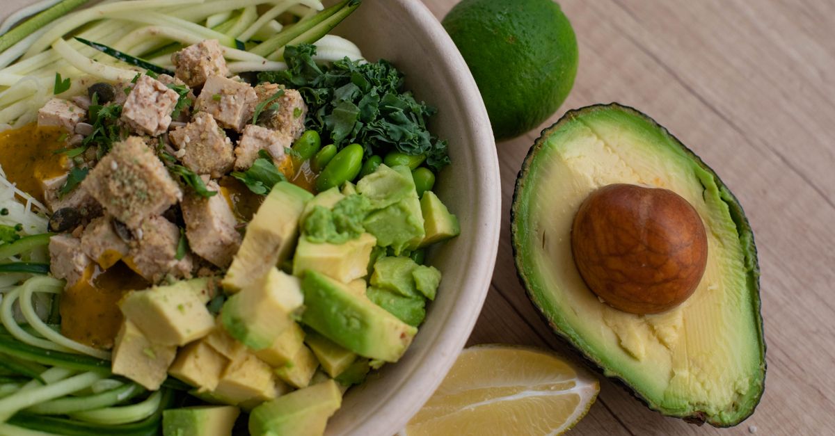 Bowl de tofu, edamame et riz complet